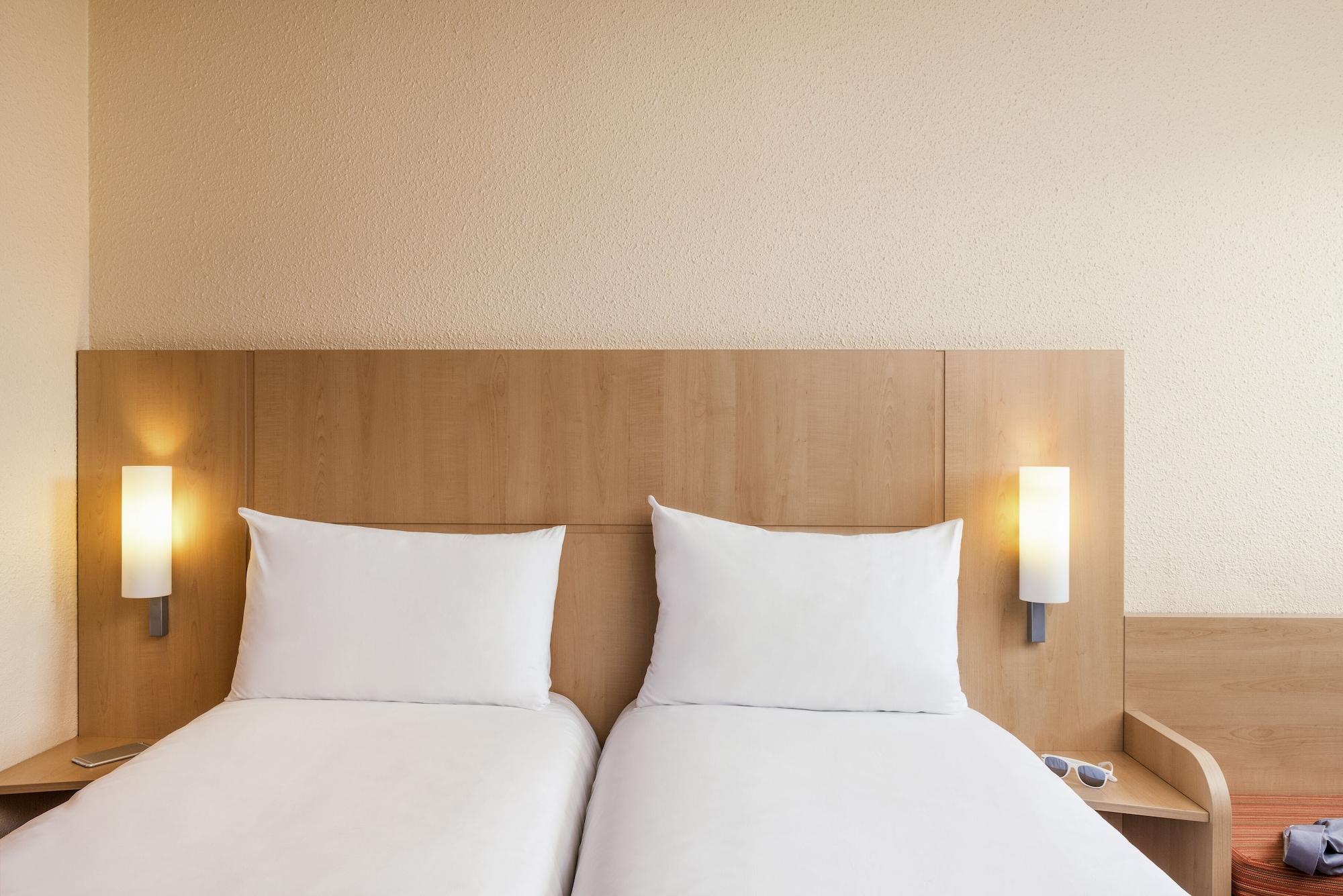 Ibis Cergy Pontoise Le Port Hotel Eksteriør billede