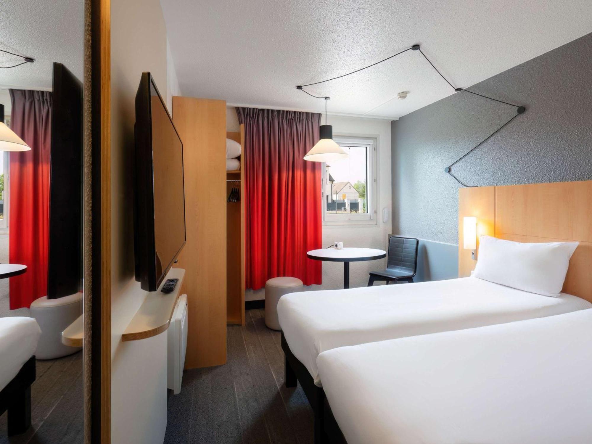 Ibis Cergy Pontoise Le Port Hotel Eksteriør billede