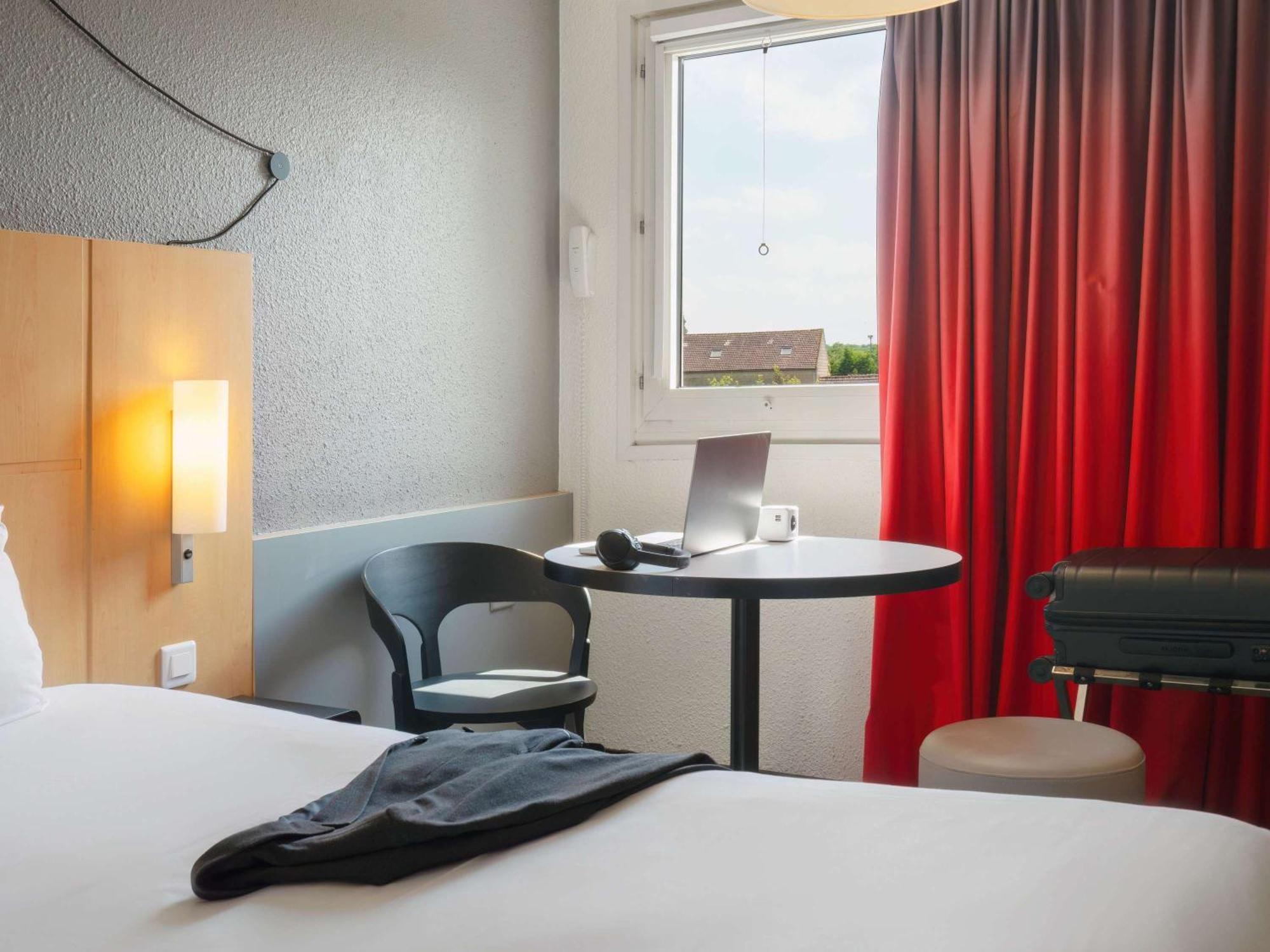 Ibis Cergy Pontoise Le Port Hotel Eksteriør billede